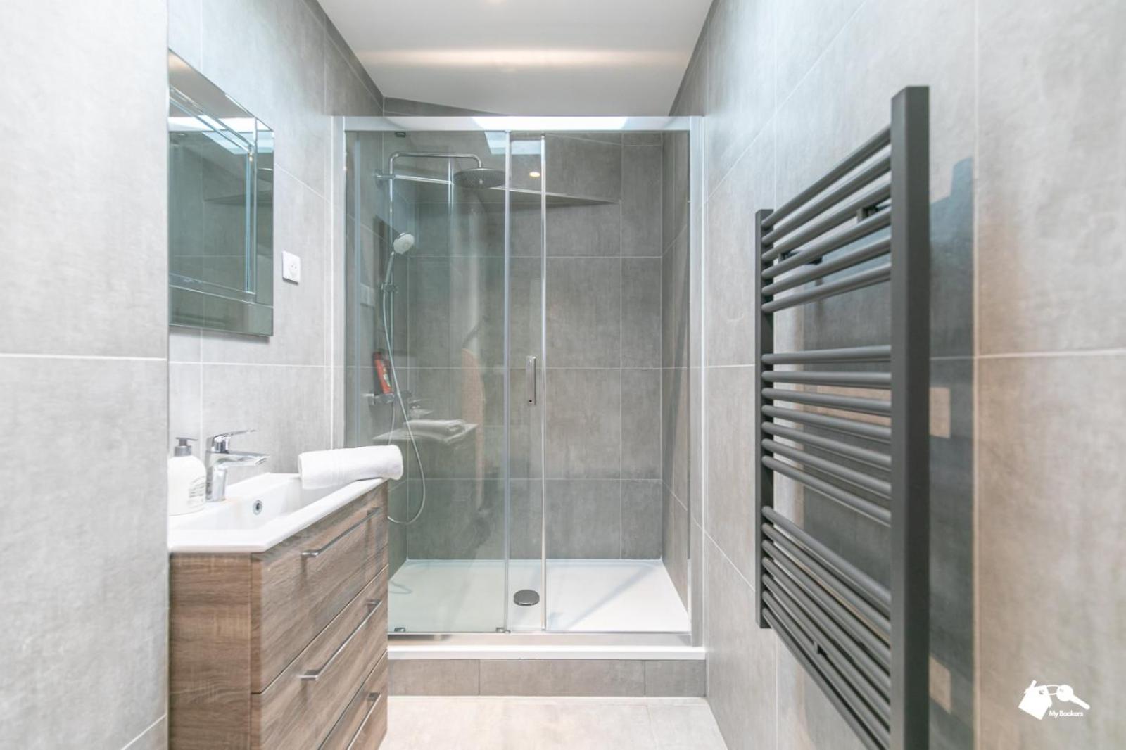 Mba Splendide Appart-montreuil 3-proche Vincennes *